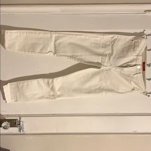 White skinny jeans